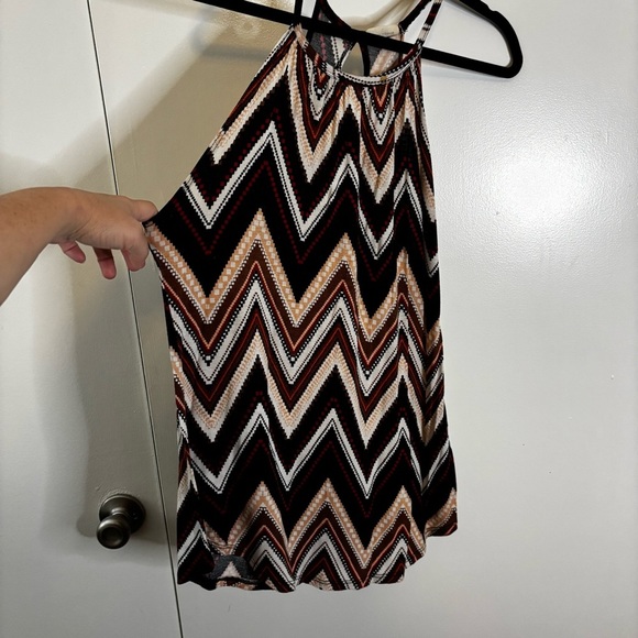 Chevron Patterned Tunic Tank Top Size L - Picture 2 of 9